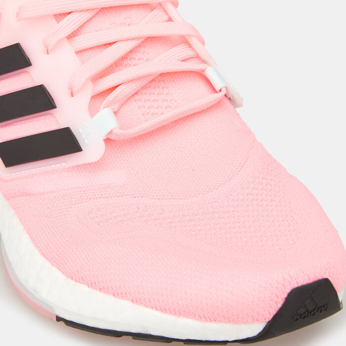 adidas Women's ULTRABOOST 22 Shoe Pink image number 4