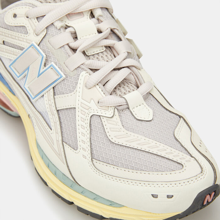 New Balance Women's 1906R Shoes Beige New Balance Women's 1906R Shoes Beige image number 4