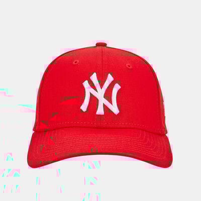 New Era Men's 39Thirty New York Yankees MLB Essential Cap Red New Era Men's 39Thirty New York Yankees MLB Essential Cap Red
