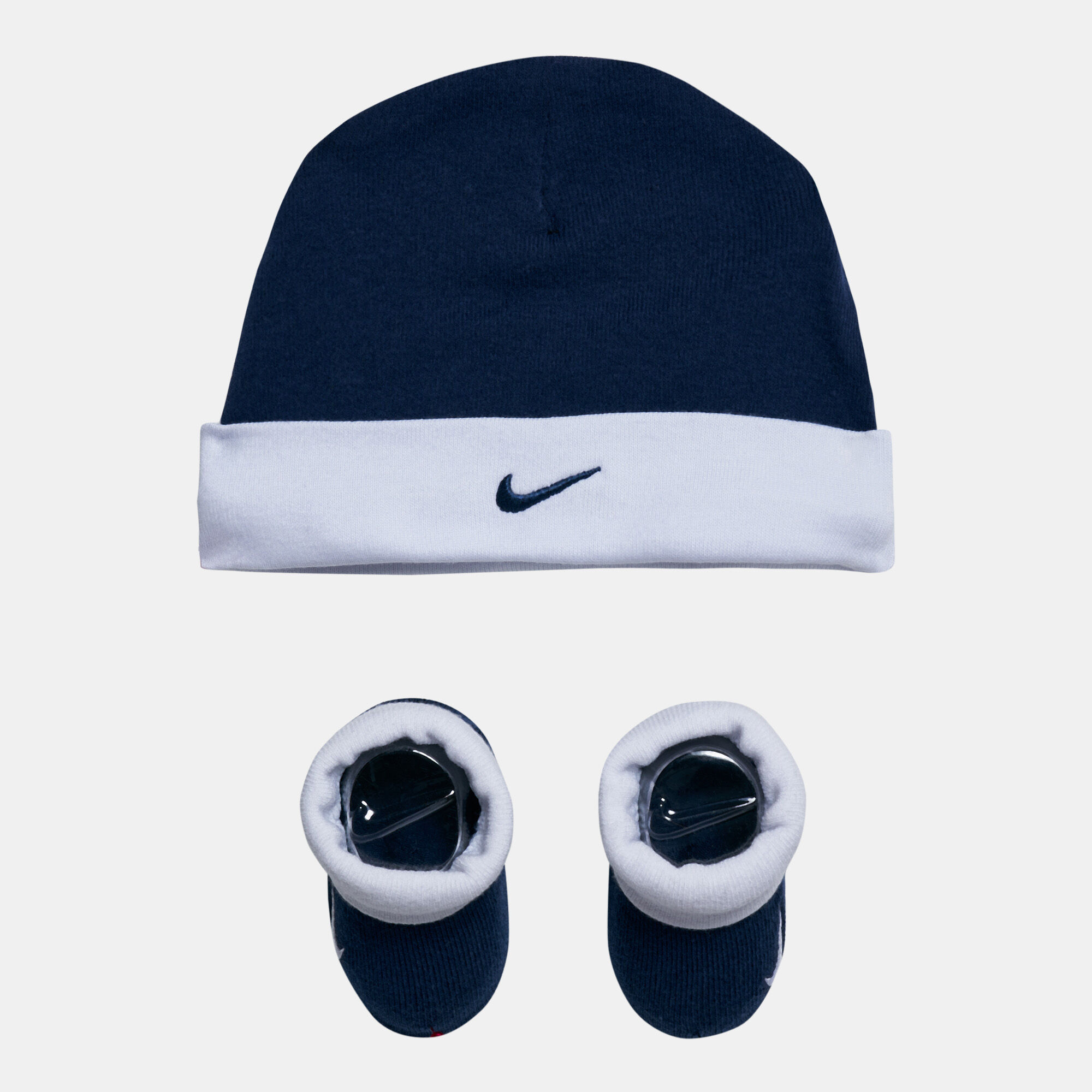 Nike hat and booties set hotsell
