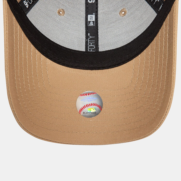 New Era Women's MLB New York Yankees League Essential 9FORTY Cap Beige image number 2