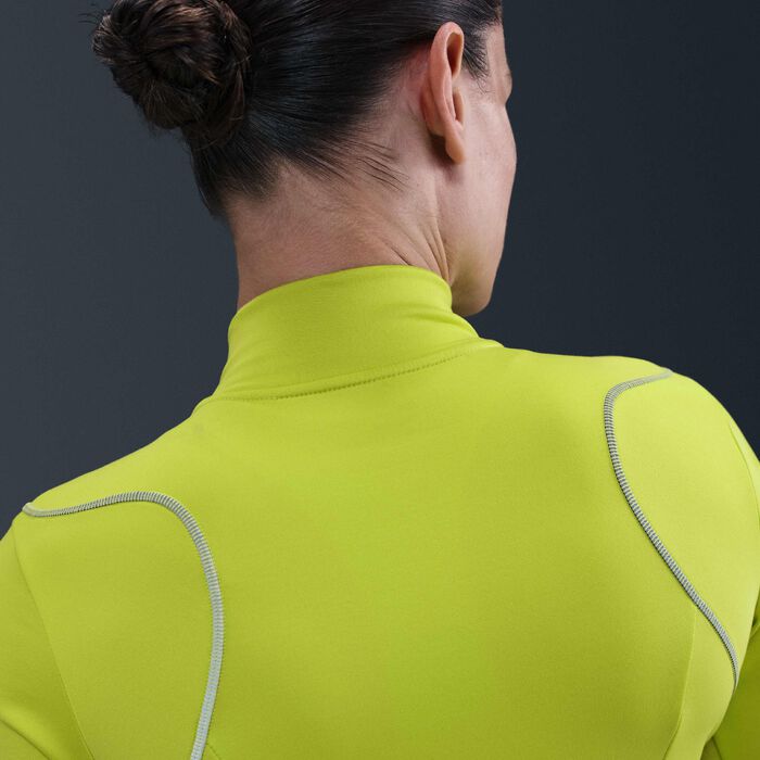 Nike Women's Swift Therma-FIT 1/4-Zip Running Top Green image number 1