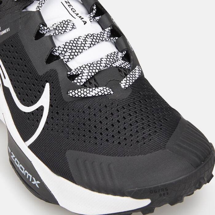 Nike Women's Zegama Trail Running Shoe Black Nike Women's Zegama Trail Running Shoe Black image number 4