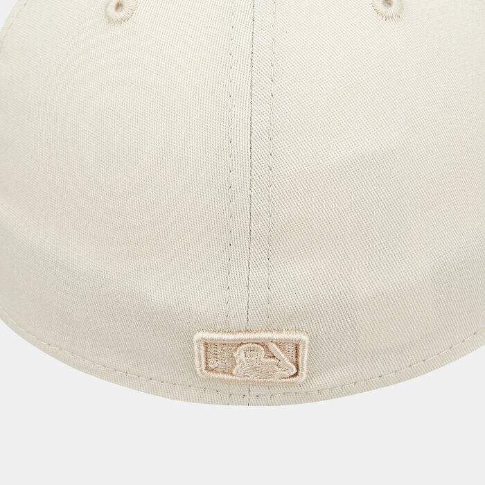 New Era Men's League Essential 39THIRTY New York Yankees Cap Beige New Era Men's League Essential 39THIRTY New York Yankees Cap Beige image number 1