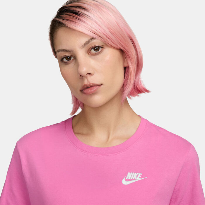 Nike Women's Sportswear Club Essentials T-Shirt Pink Nike Women's Sportswear Club Essentials T-Shirt Pink image number 2