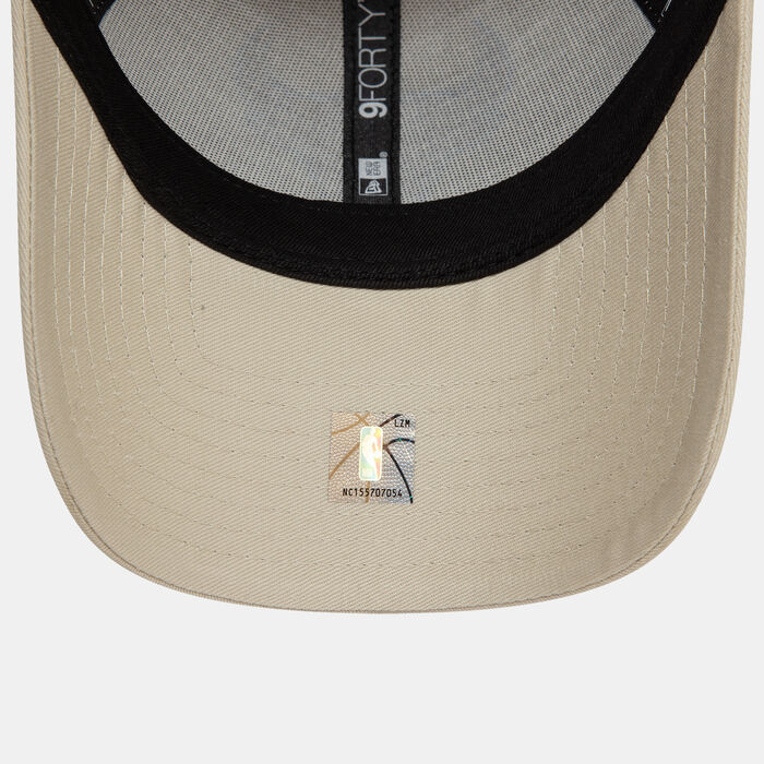 New Era Men's Chicago Bulls Team Outline 9FORTY Cap Beige image number 2