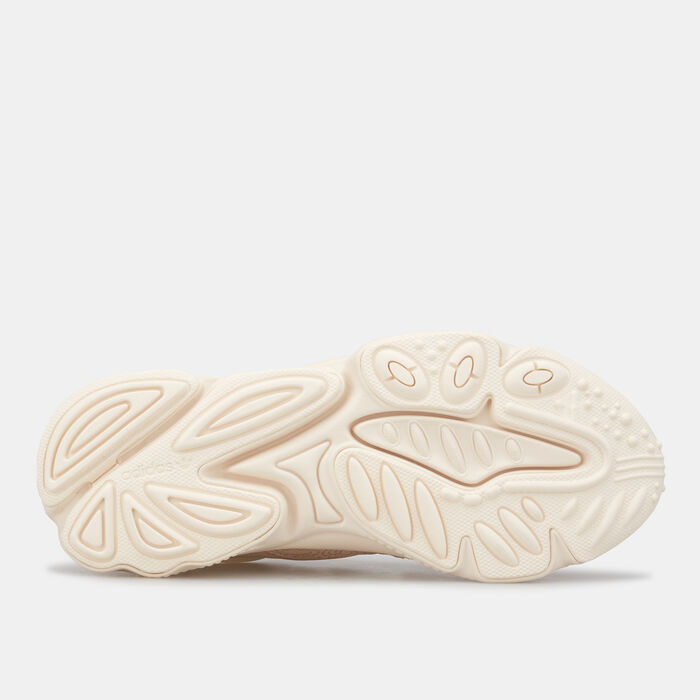 adidas Originals Women's OZWEEGO Shoe Beige adidas Originals Women's OZWEEGO Shoe Beige image number 3