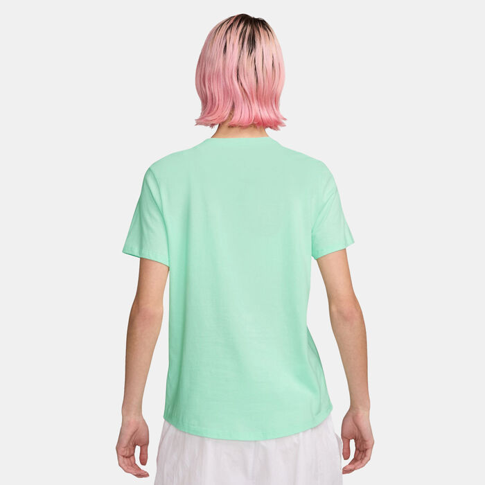 Nike Women's Sportswear Club Essentials T-Shirt Green Nike Women's Sportswear Club Essentials T-Shirt Green image number 1