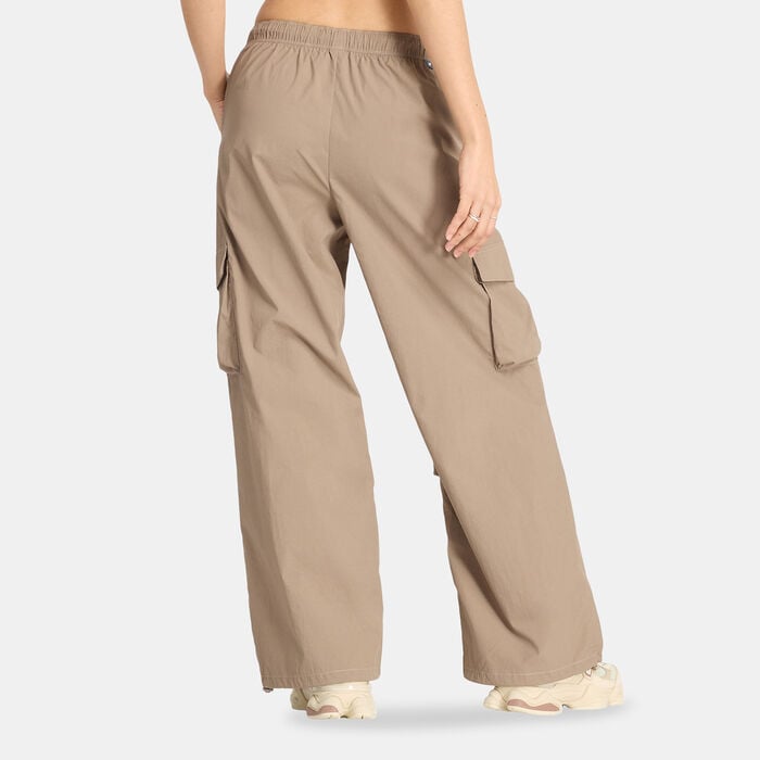 New Balance Women's Seasonal Cargo Pants Black New Balance Women's Seasonal Cargo Pants Black image number 1