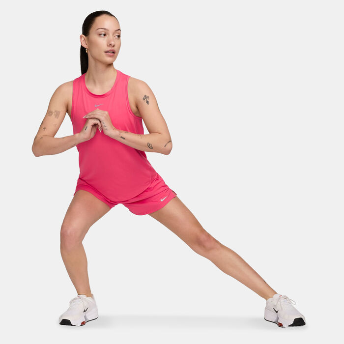 Nike Women's One Dri-FIT Mid-Rise 2-in-1 Shorts Pink image number 2