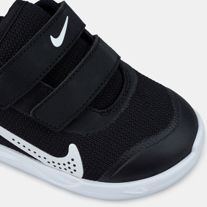 Nike Kids' Omni-Multi Court Running Shoe (Baby and Toddler) Black Nike Kids' Omni-Multi Court Running Shoe (Baby and Toddler) Black image number 4