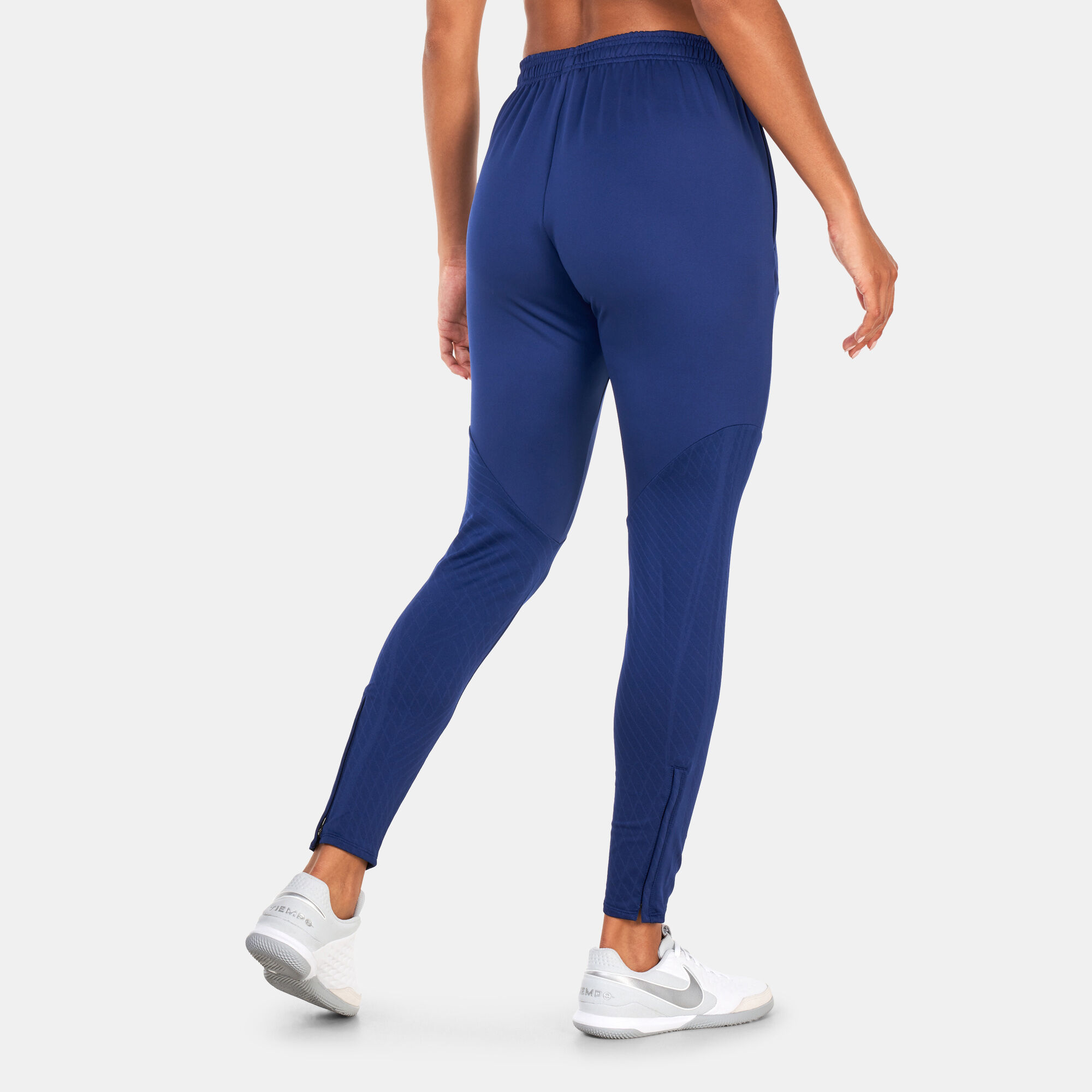 Nike football strike online joggers