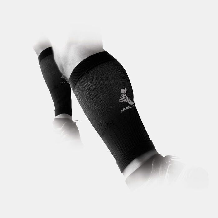 Mueller Graduated Compression Calf Sleeve Black Mueller Graduated Compression Calf Sleeve Black image number 0
