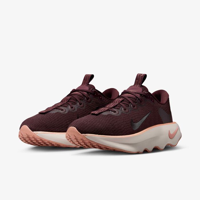 Nike Women's Motiva Walking Shoes Red Nike Women's Motiva Walking Shoes Red image number 4