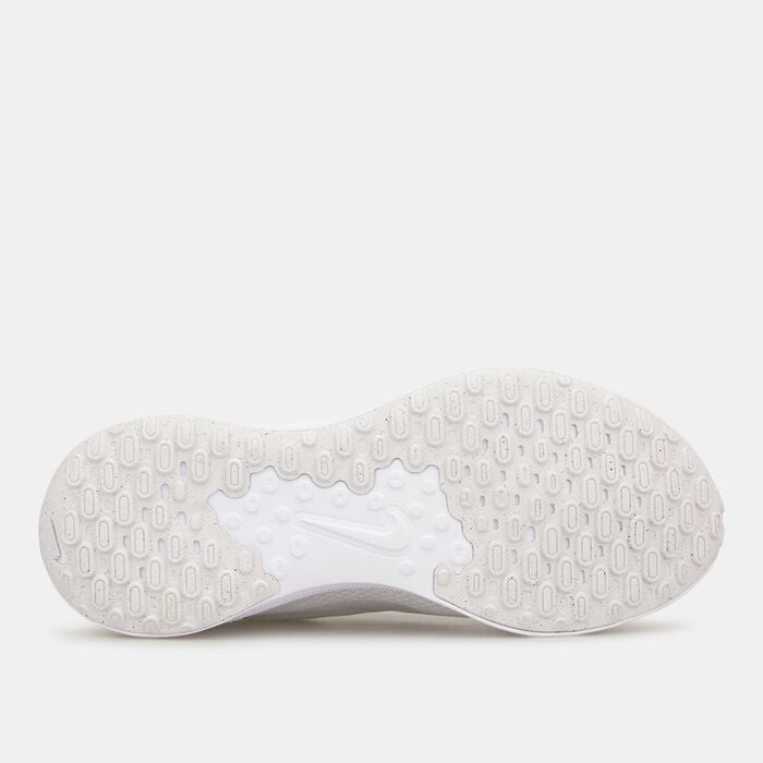 Nike Women's Revolution 7 Road Running Shoes White Nike Women's Revolution 7 Road Running Shoes White image number 4