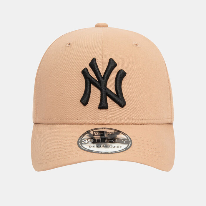 New Era Men's MLB New York Yankees League Essential 39THIRTY Cap Beige image number 0