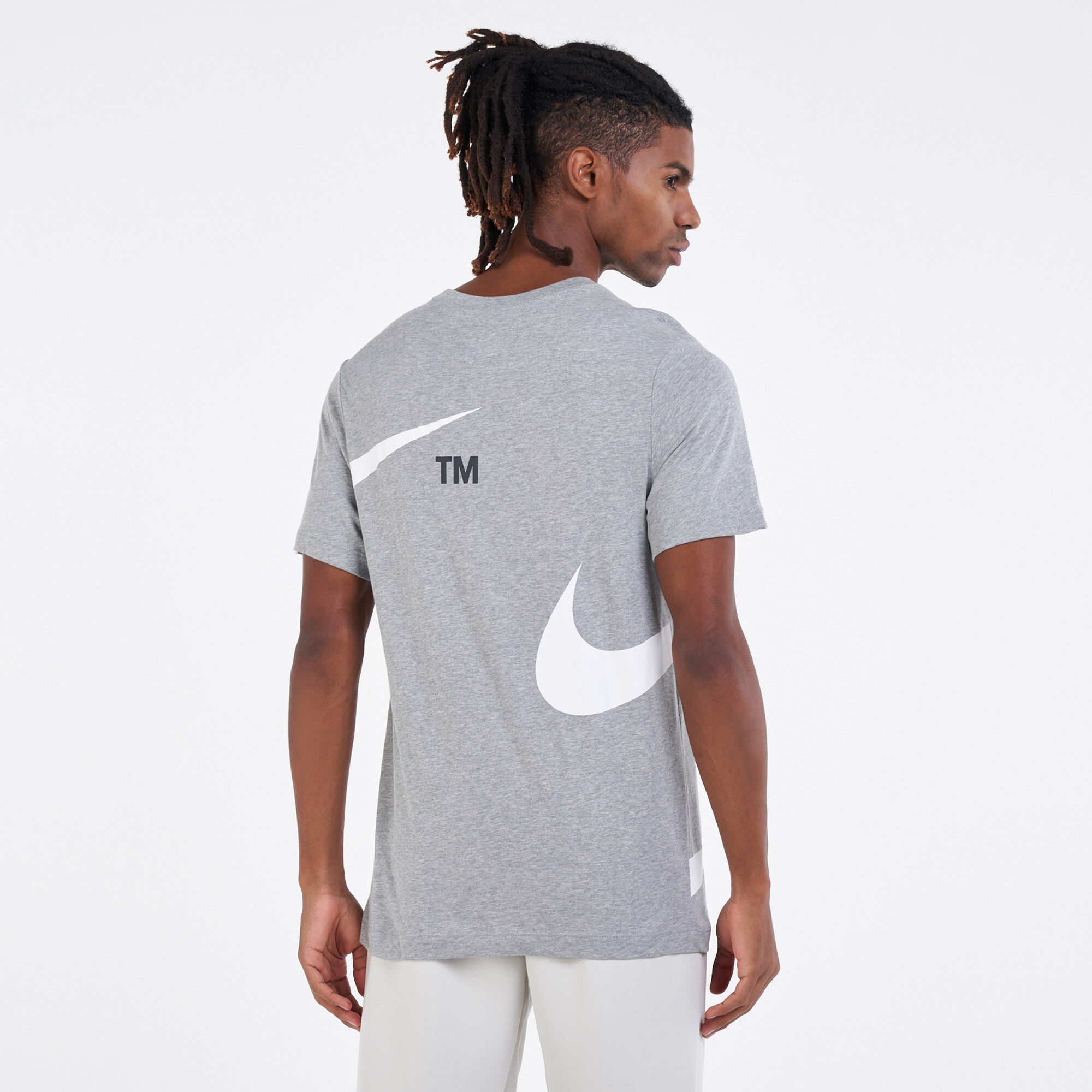 Tee shirt nike sportswear best sale