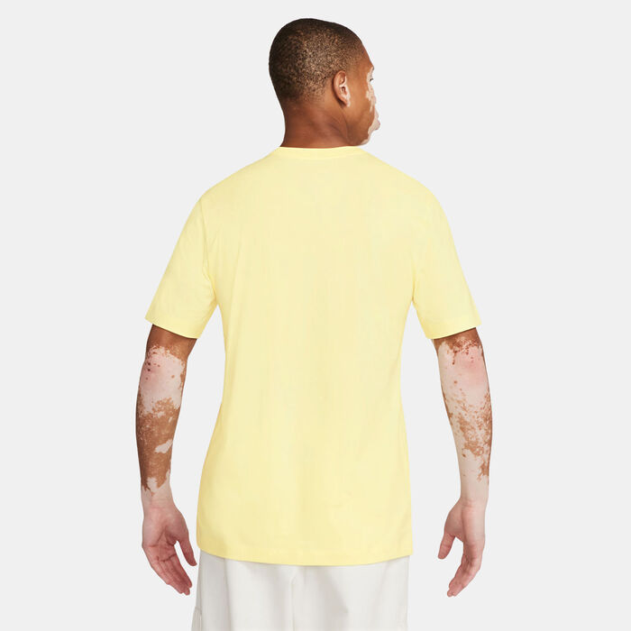 Nike Men's Sportswear T-Shirt yellow Nike Men's Sportswear T-Shirt yellow image number 1