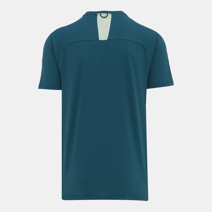 Sun and Sand Sports Men's Colourblock Training T-Shirt Green Sun and Sand Sports Men's Colourblock Training T-Shirt Green image number 1