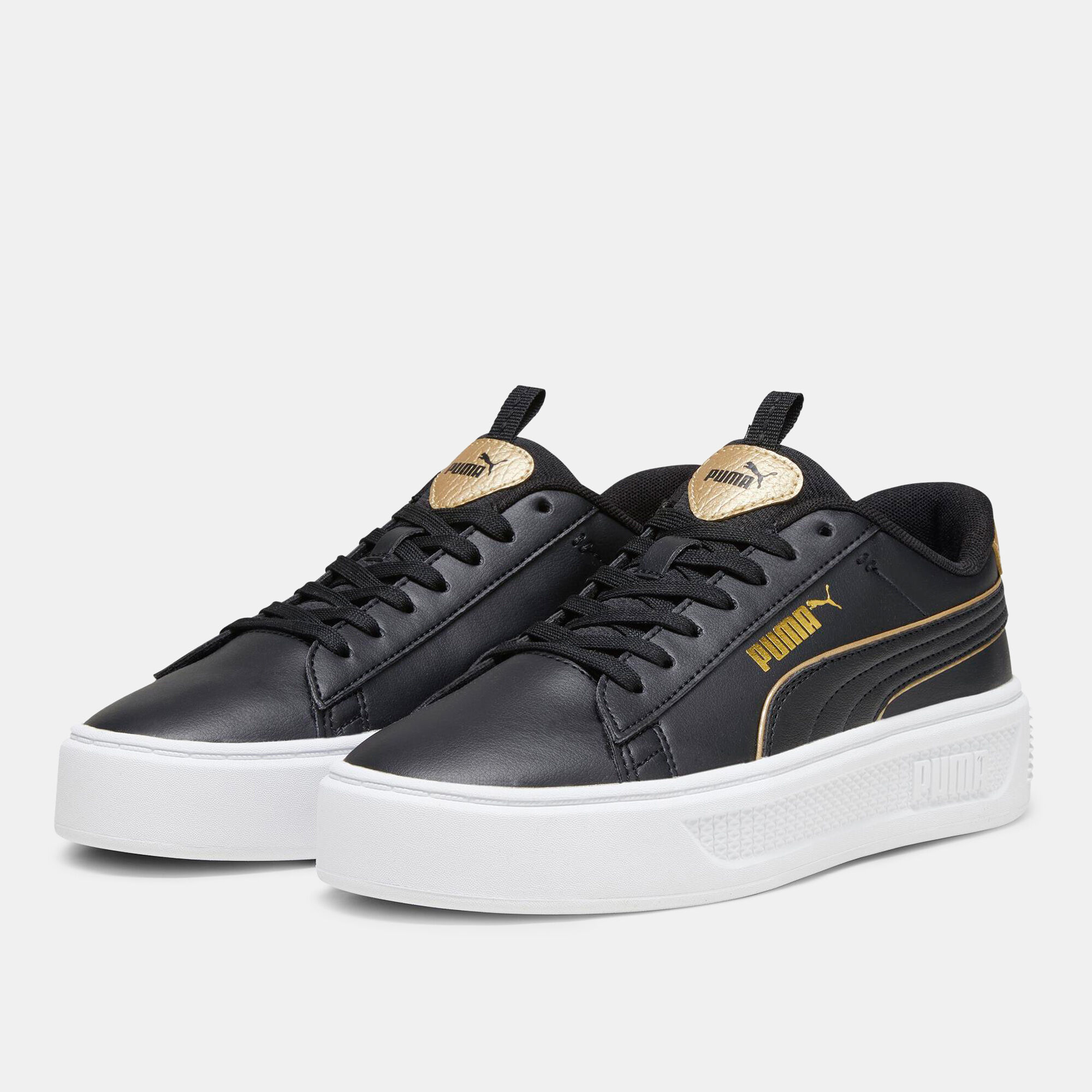 Puma basket leather deals platform sneaker