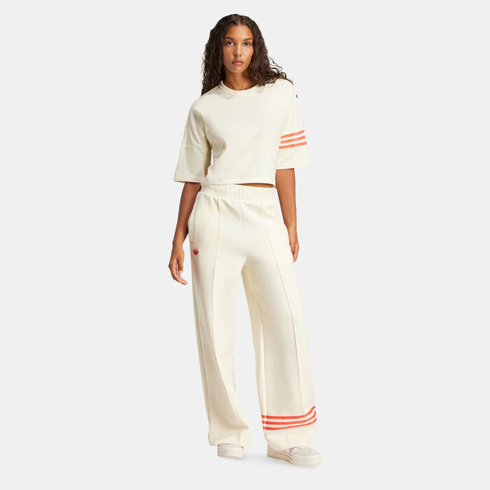 adidas Originals Women's Neuclassics T-Shirt White adidas Originals Women's Neuclassics T-Shirt White image number 2