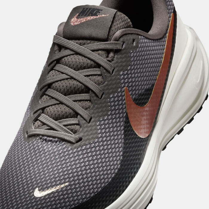 Nike Women's Revolution 8 Running Shoes Brown Nike Women's Revolution 8 Running Shoes Brown image number 5