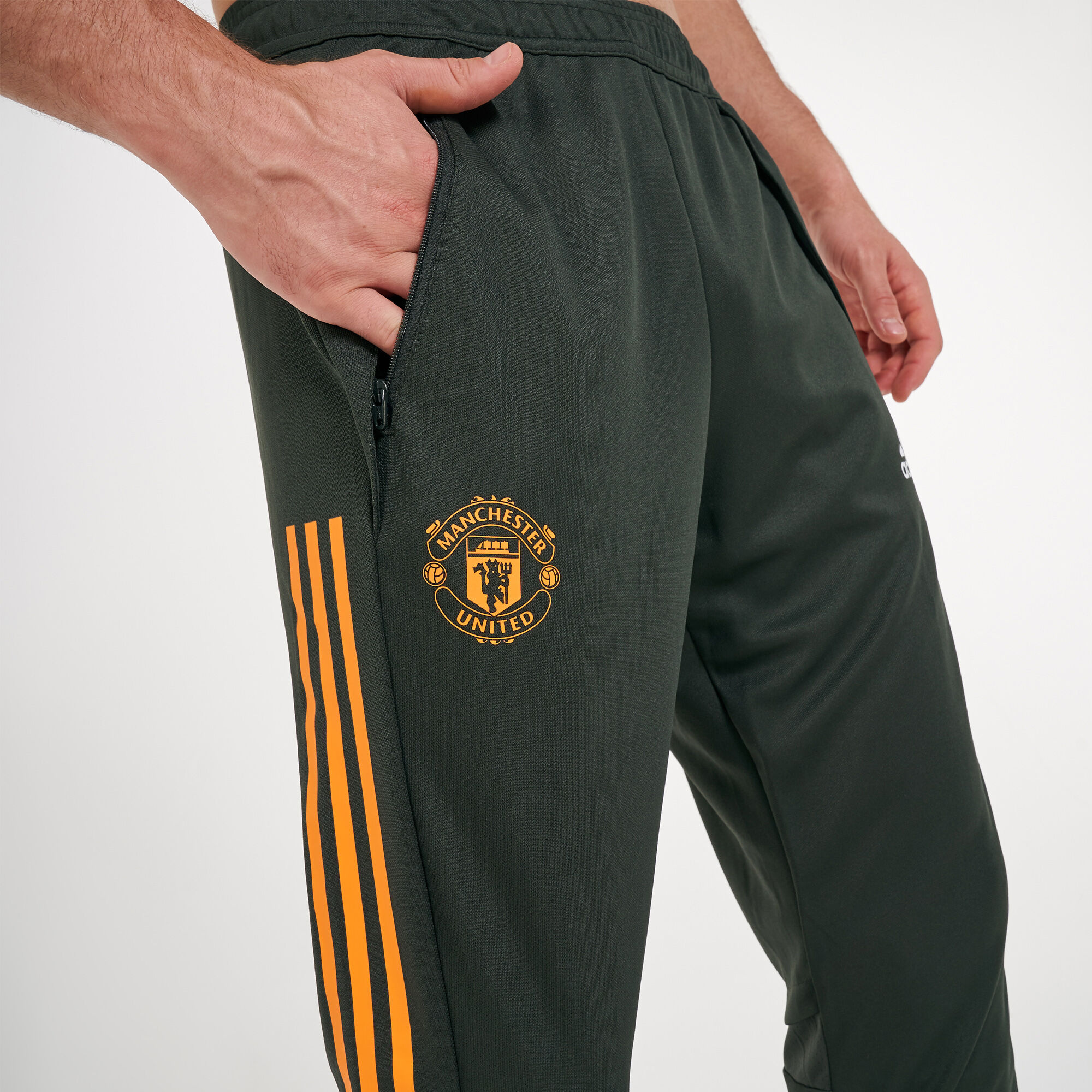 adidas Manchester United FC Icon Woven Tracksuit Pants 2022/23 - Black,  White & Red | Evangelista