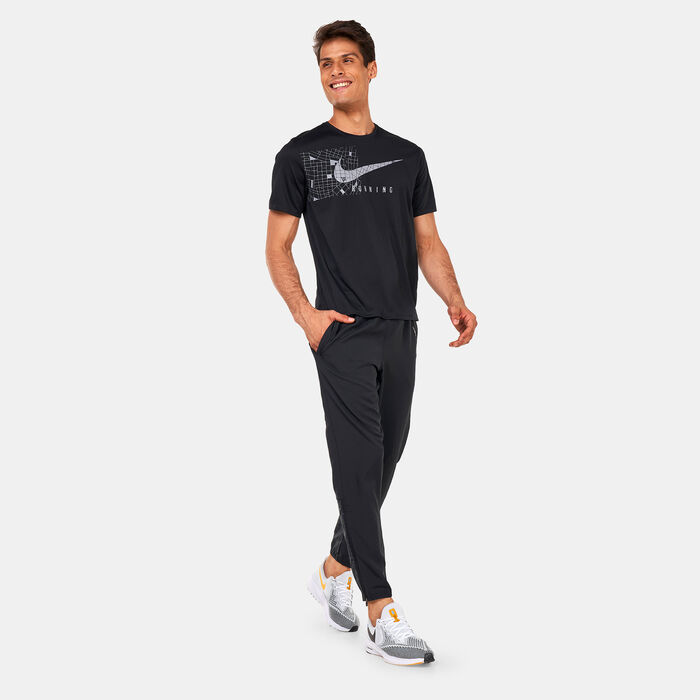 Nike Men's Dri-FIT UV Miler Run Division Graphic T-Shirt Black image number 2