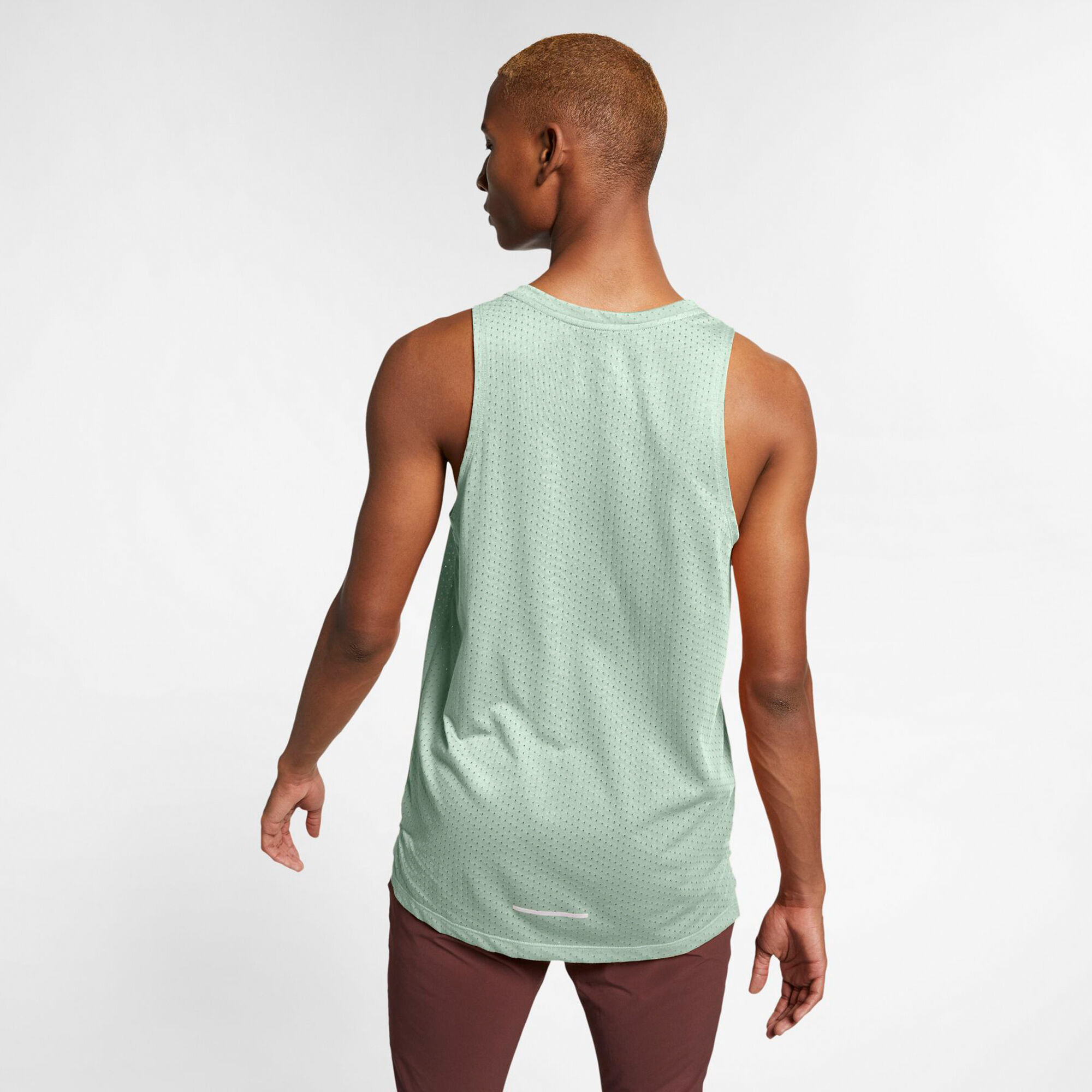 Nike Men s Breathe Rise 365 Tank Top Green in KSA SSS