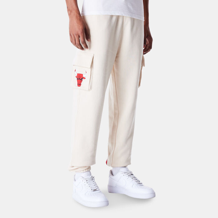 New Era Men's NBA Chicago Bulls Wordmark Sweatpants Beige New Era Men's NBA Chicago Bulls Wordmark Sweatpants Beige image number 0