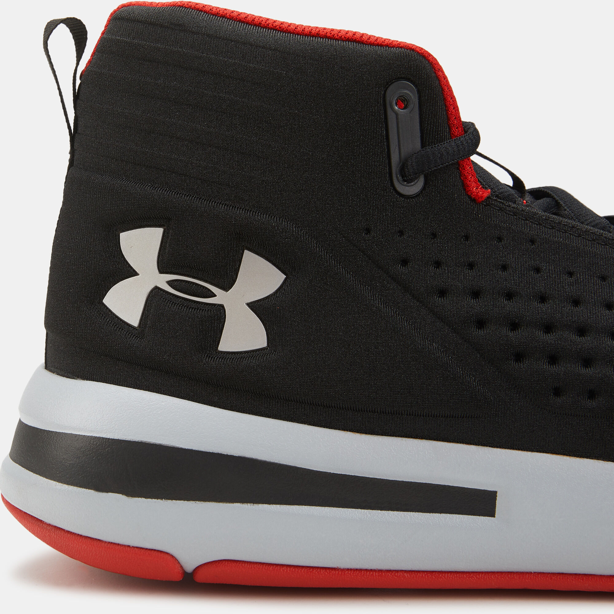 Under armour torch best sale mens basketball shoes