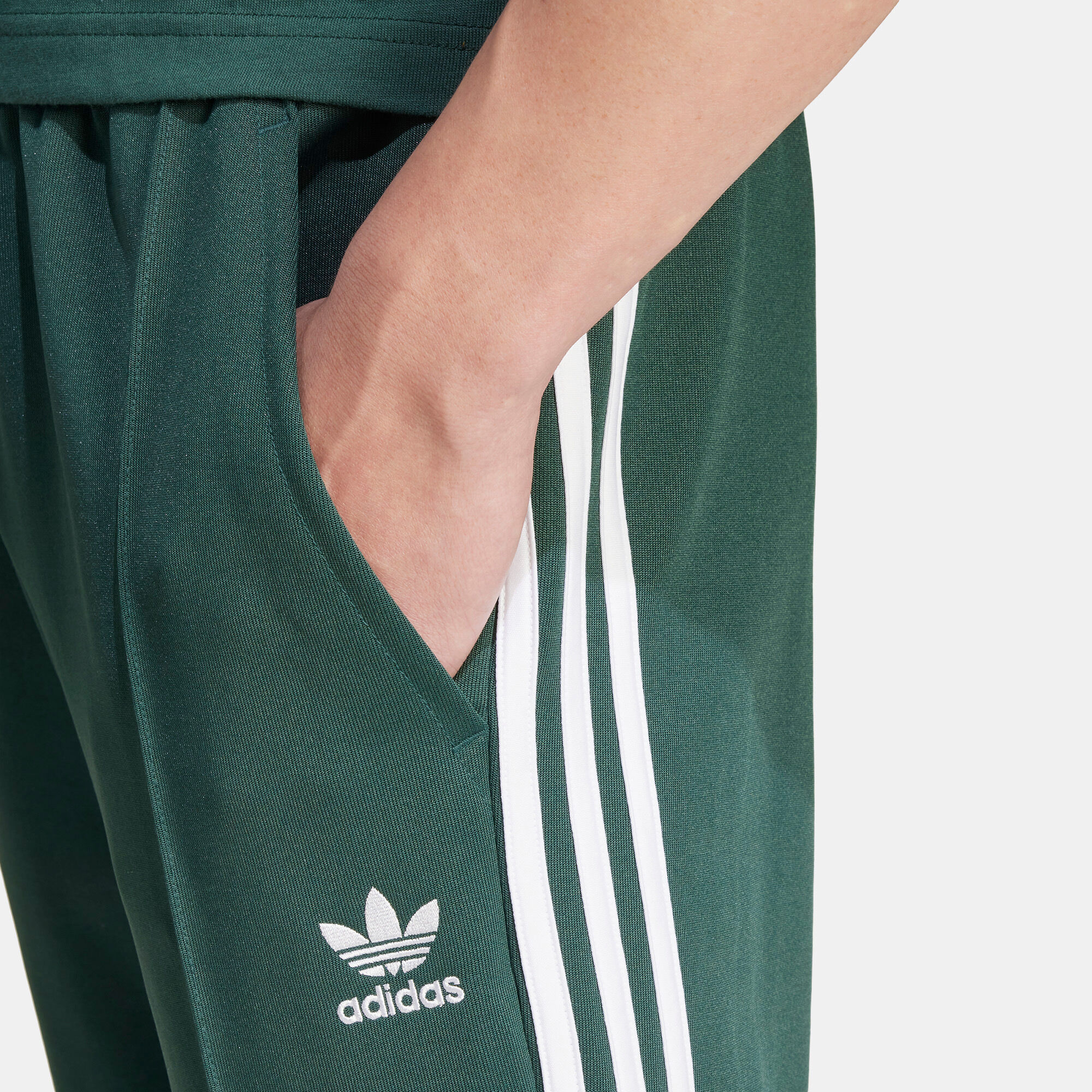 Adidas 70s logo sale