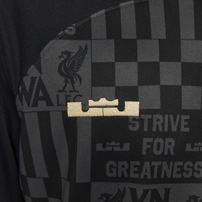 Nike Men's Liverpool F.C. Stadium LeBron Dri-FIT Replica Football Shirt Black Nike Men's Liverpool F.C. Stadium LeBron Dri-FIT Replica Football Shirt Black image number 4