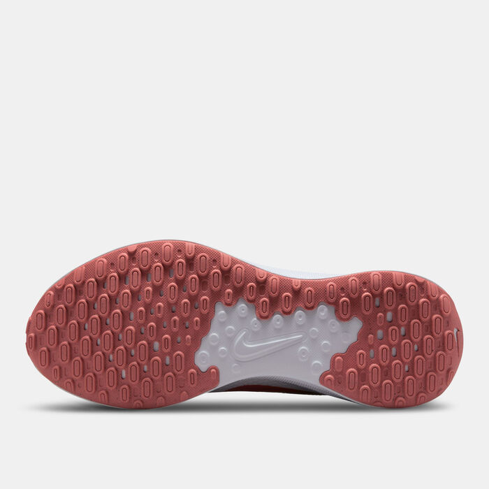 Nike Women's Revolution 7 Road Running Shoes White Nike Women's Revolution 7 Road Running Shoes White image number 4