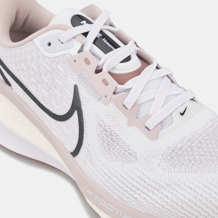 Nike Women's Vomero 17 Road Running Shoes Grey Nike Women's Vomero 17 Road Running Shoes Grey image number 4