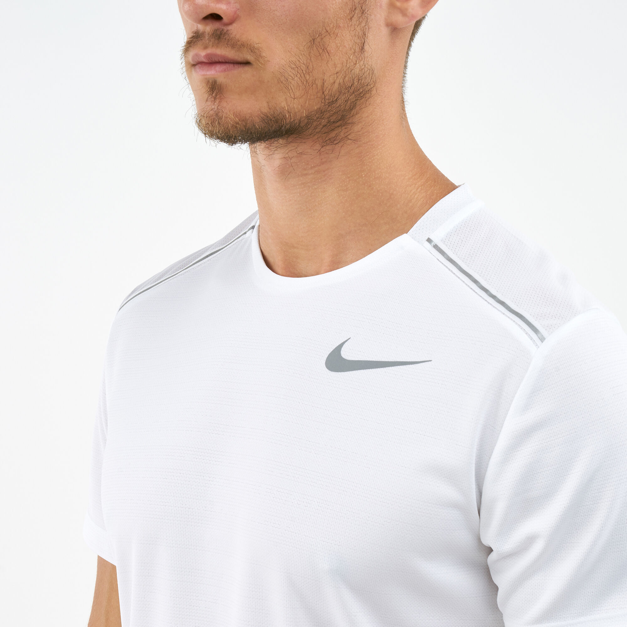 White nike running shirt online