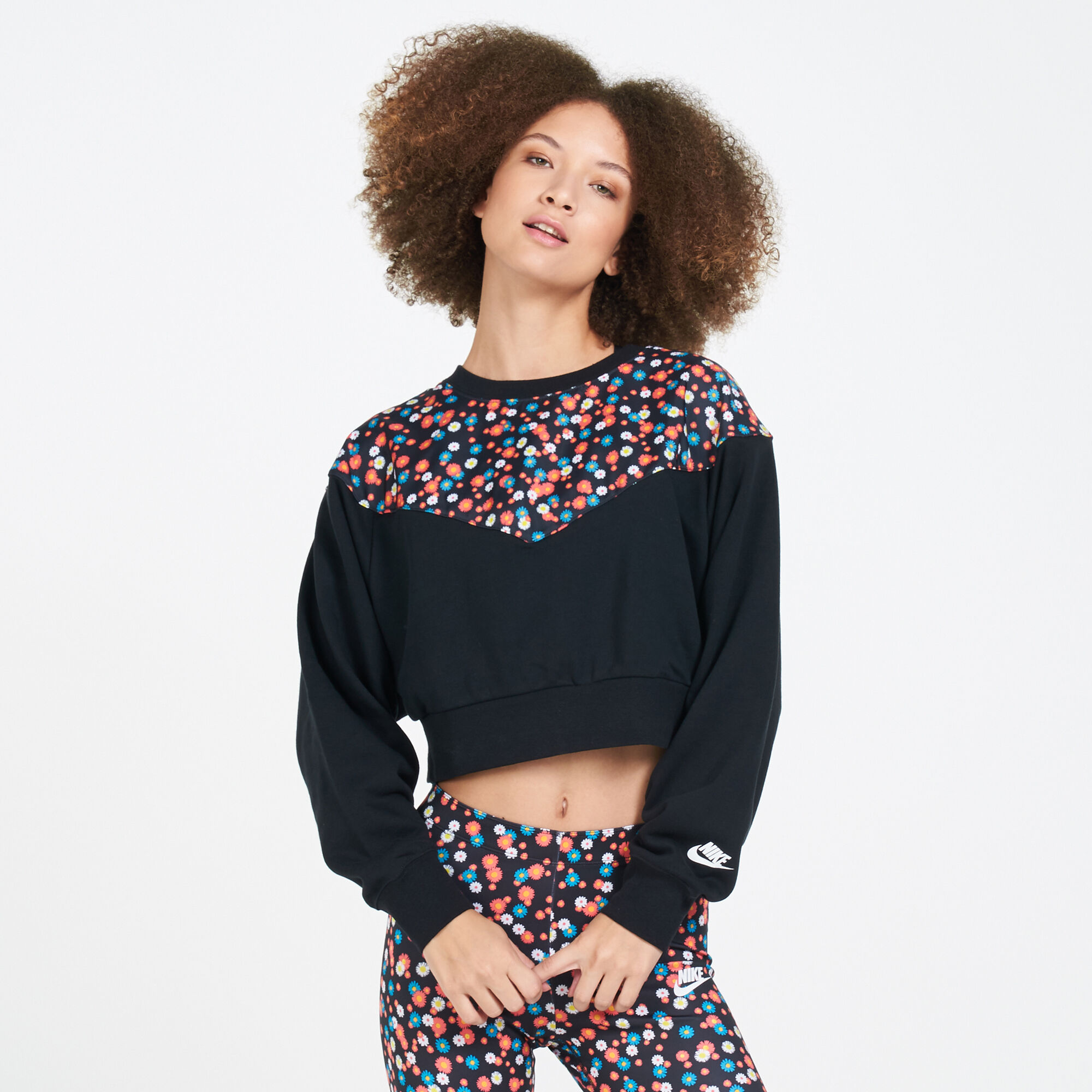 Nike heritage floral crew sweater Clearance