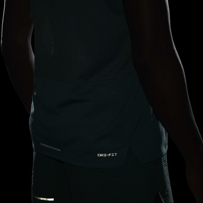 Nike Men's Rise 365 Running Division Dri-FIT Running Tank Top Green Nike Men's Rise 365 Running Division Dri-FIT Running Tank Top Green image number 8