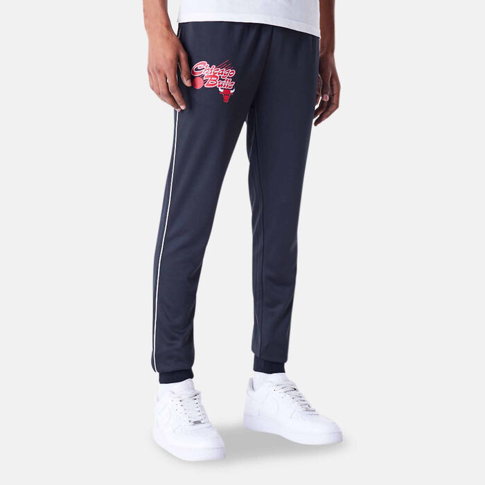 New Era Men's NBA Chicago Bulls Script Fleece Track Pants Black image number 0