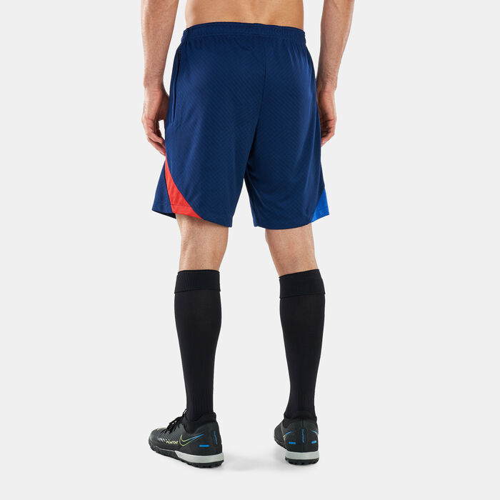 Nike Men's F.C. Barcelona Dri-FIT Strike Shorts - 2021/22 Blue Nike Men's F.C. Barcelona Dri-FIT Strike Shorts - 2021/22 Blue image number 1
