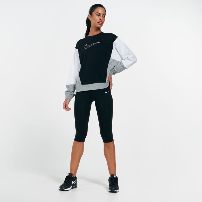 Nike Women's Sportswear Leg-A-See Knee Length Leggings Black Nike Women's Sportswear Leg-A-See Knee Length Leggings Black image number 2