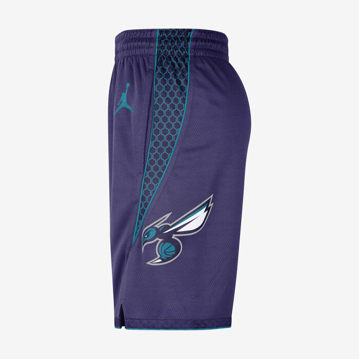 Jordan Men's NBA Charlotte Hornets Statement Edition Dri-FIT Swingman Basketball Shorts Purple Jordan Men's NBA Charlotte Hornets Statement Edition Dri-FIT Swingman Basketball Shorts Purple image number 2