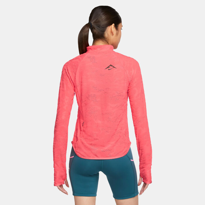 Nike Women's Dri-FIT 1/4-Zip Mid Layer Trail T-Shirt Red Nike Women's Dri-FIT 1/4-Zip Mid Layer Trail T-Shirt Red image number 1