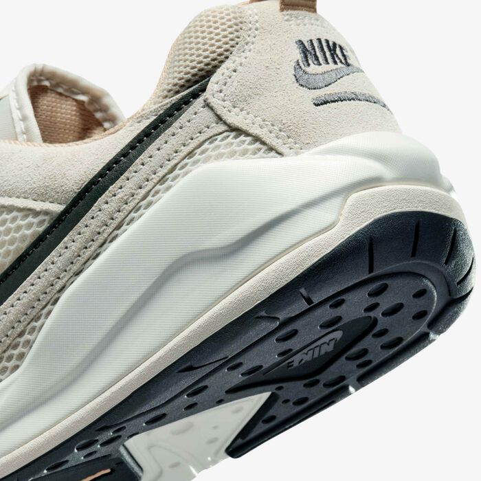 Jordan Women's CMFT Era Shoes White image number 7