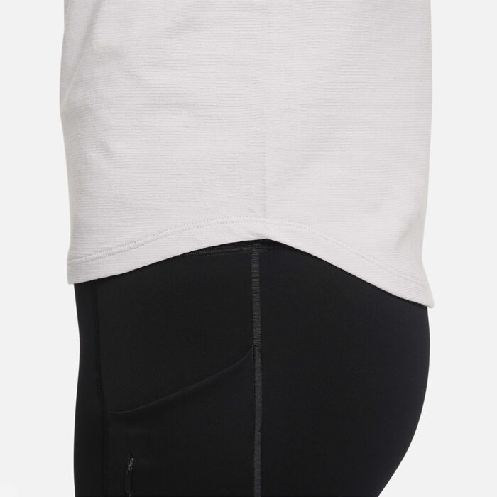 Nike Women's Swift Dri-FIT Mock-Neck Long-Sleeve Running Top Ivory image number 4