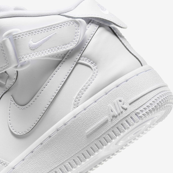 Nike Kids' Air Force 1 Mid EasyOn Shoes White image number 7