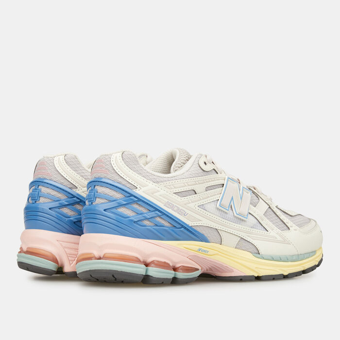 New Balance Women's 1906R Shoes Beige New Balance Women's 1906R Shoes Beige image number 2