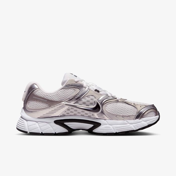 Nike Men's V5 RNR Shoes White Nike Men's V5 RNR Shoes White image number 2