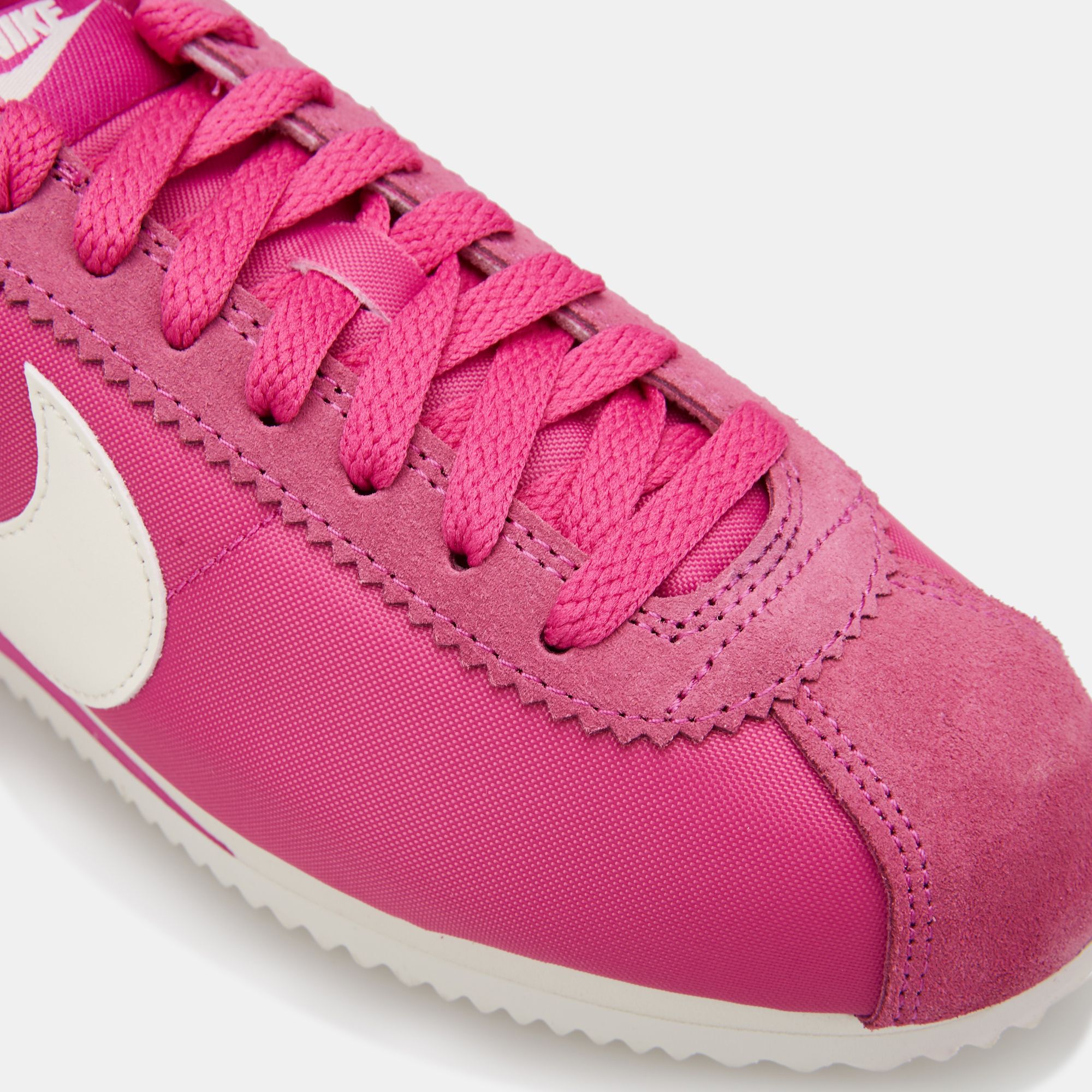 Nike women's classic deals cortez nylon shoe
