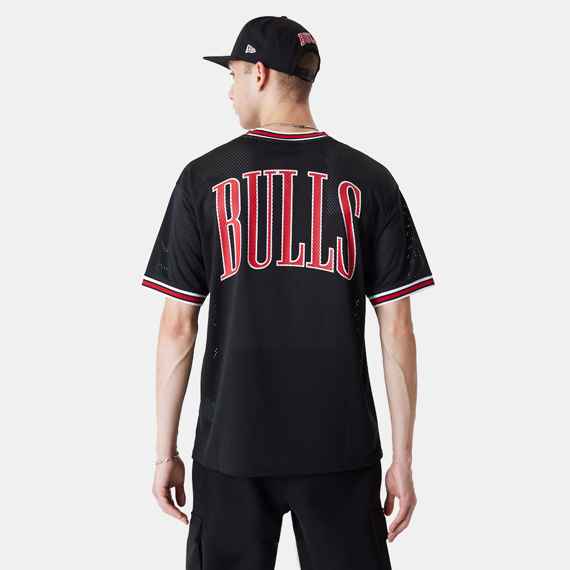 Shop New Era Men's Chicago Bulls NBA Mesh T-Shirt Black